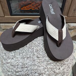 Corkys Women's Brown and Cream Flip Flops
